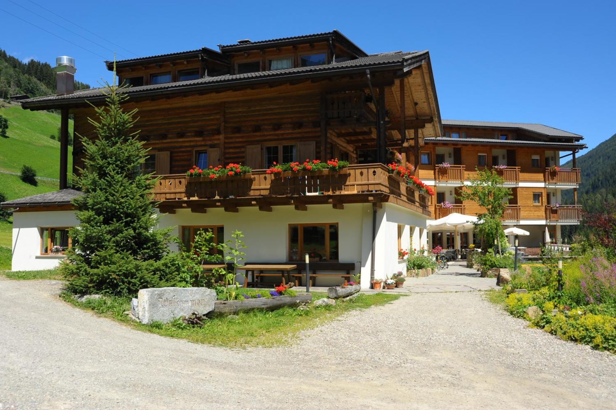 Hotel Ortler Ultimo Exteriör bild