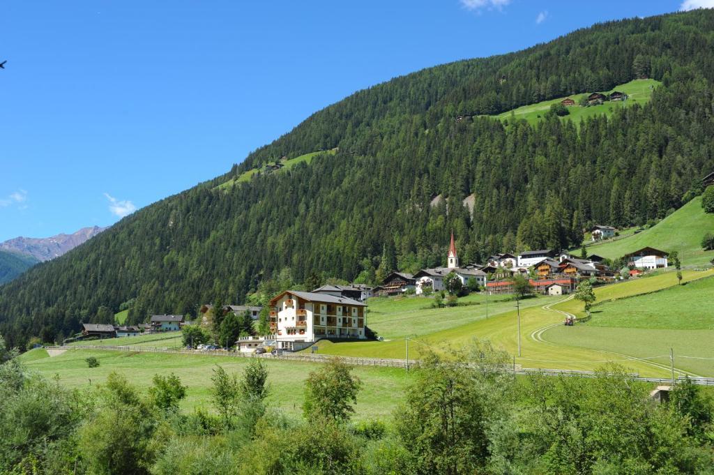 Hotel Ortler Ultimo Exteriör bild